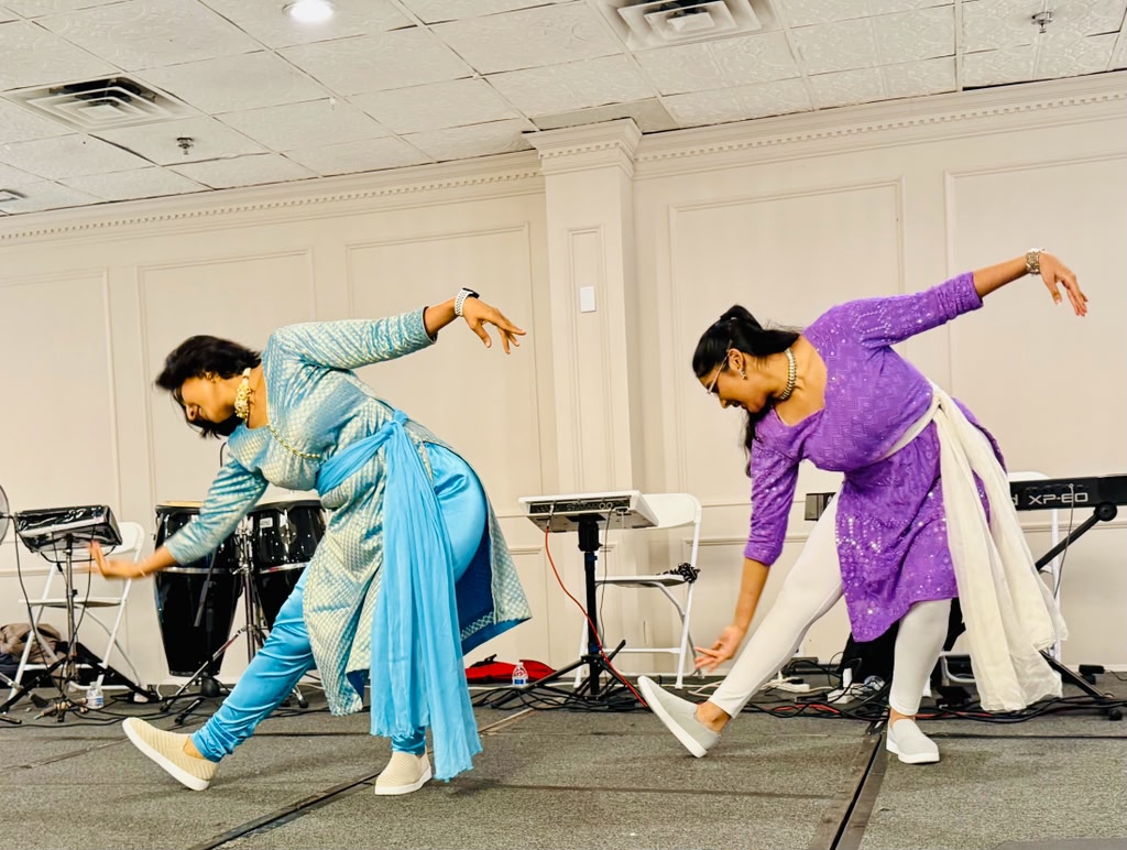 Synchronized stage performance